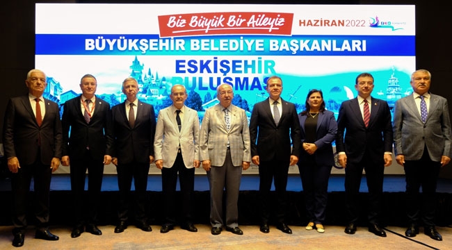 CHP'li 11 Büyükşehir Belediye Başkanından ortak mesaj